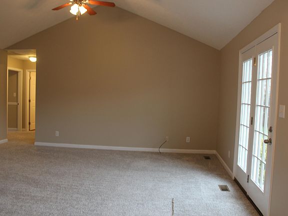 3rd image of 169 Spencer Ln