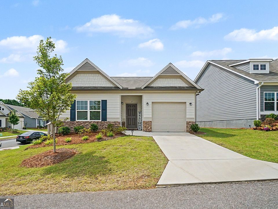 1st image of 7 Rosebud Ln