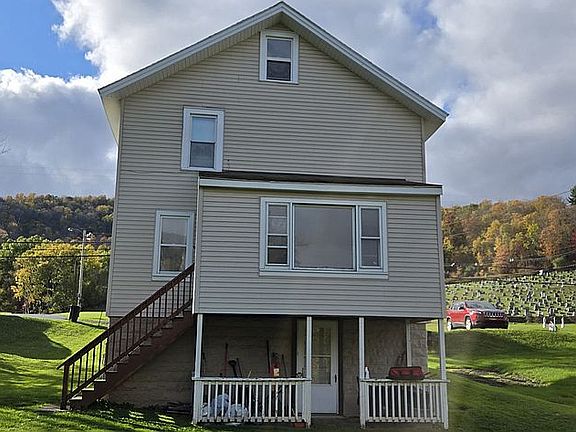 4th image of 439 W Washington St