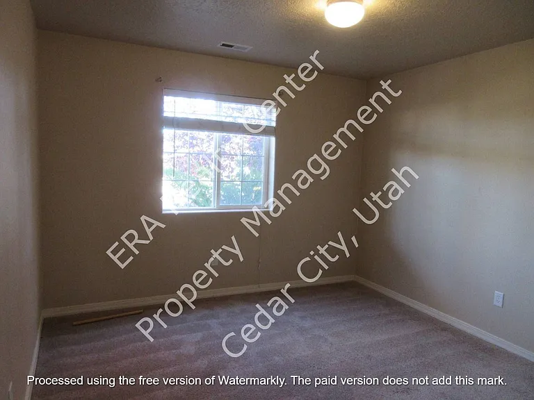4276 W 300 N — Photo 9