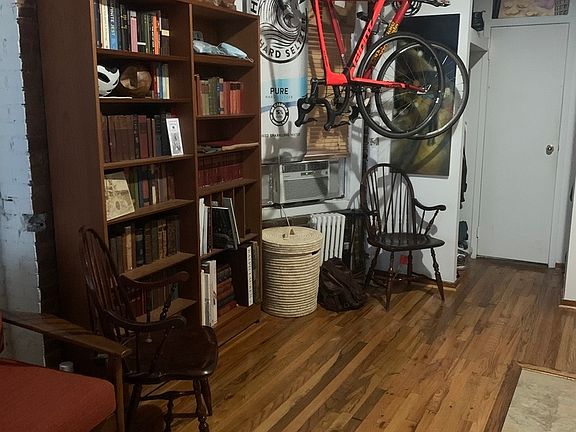 4th image of 223 E 10th St APT 13