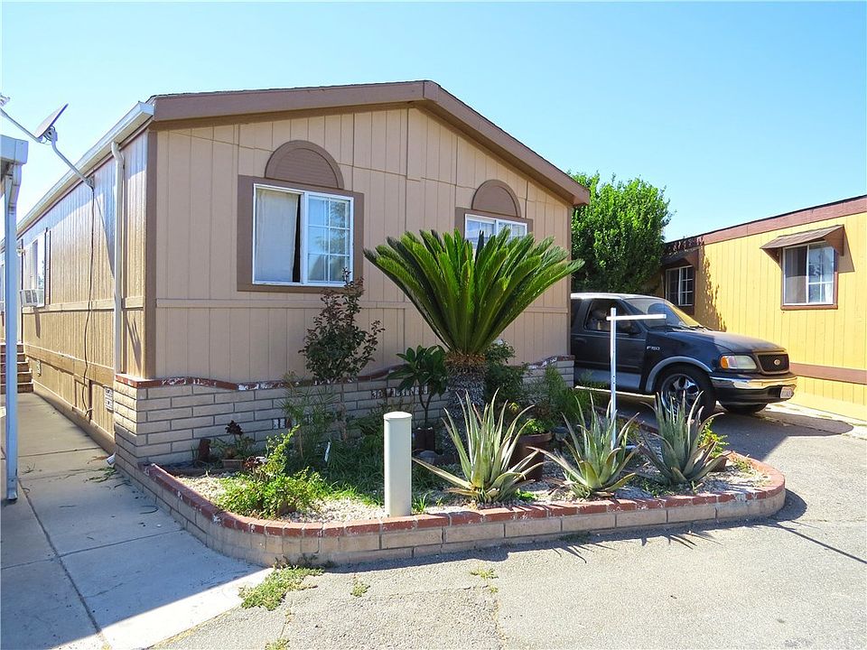 1st image of 1925 E La Veta Ave Space 7