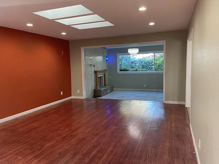954 Colusa Ave — Photo 4