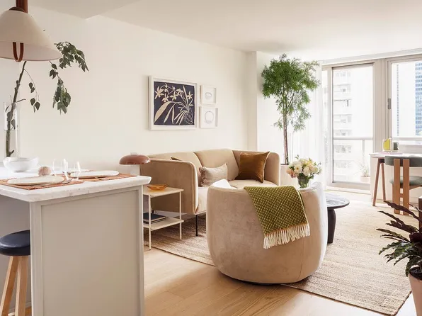234 E 46th St APT 1401, New York, NY 10017