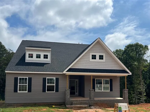 5106 Logos Dr #17, Stokesdale, NC 27357