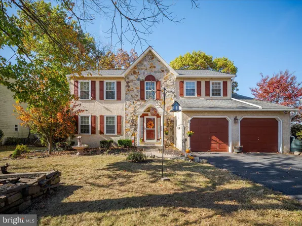 7004 Shawnee Cir, Collegeville, PA 19426