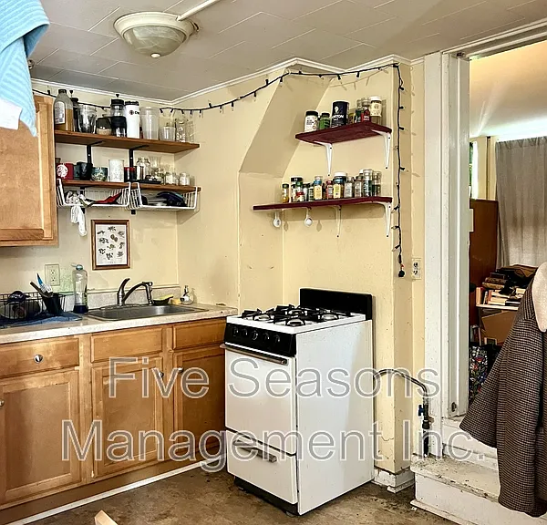 19 Grant St #7 — Photo 13