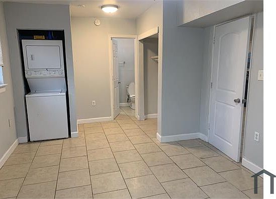 3rd image of 3084 1/2 20th Ave S