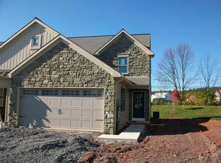 26 Rebecca Dr, Denver, PA 17517