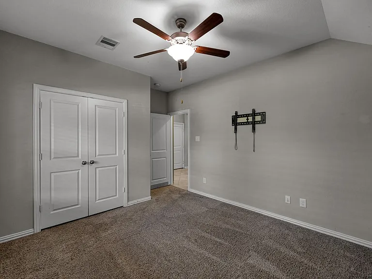 122 S Bearkat Ct — Photo 25