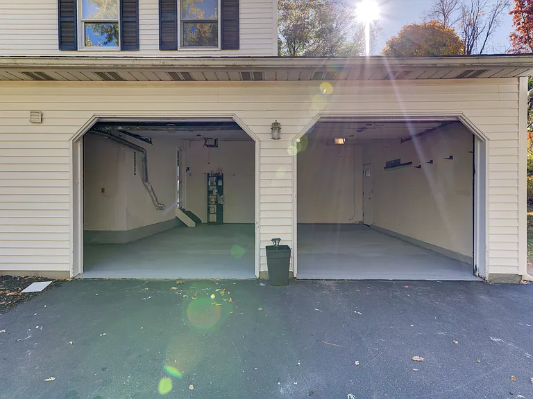 13 Cloverfield Dr — Photo 45