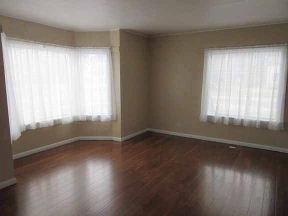 2nd image of 601 E Richmond Ave