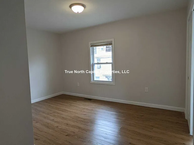 Lawton Pl — Photo 14