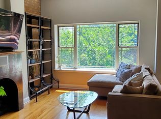 1212 W Roscoe St #3, Chicago, IL 60657