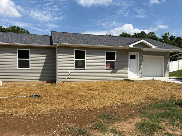 902 Sunset Ln, New Haven, MO 63068