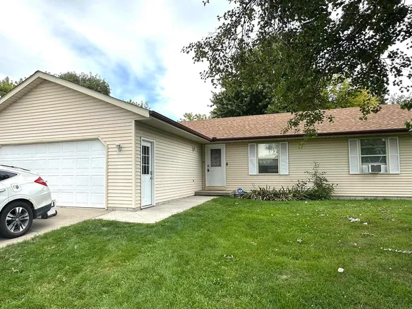 1927 Grant Pl, Port Huron, MI 48060