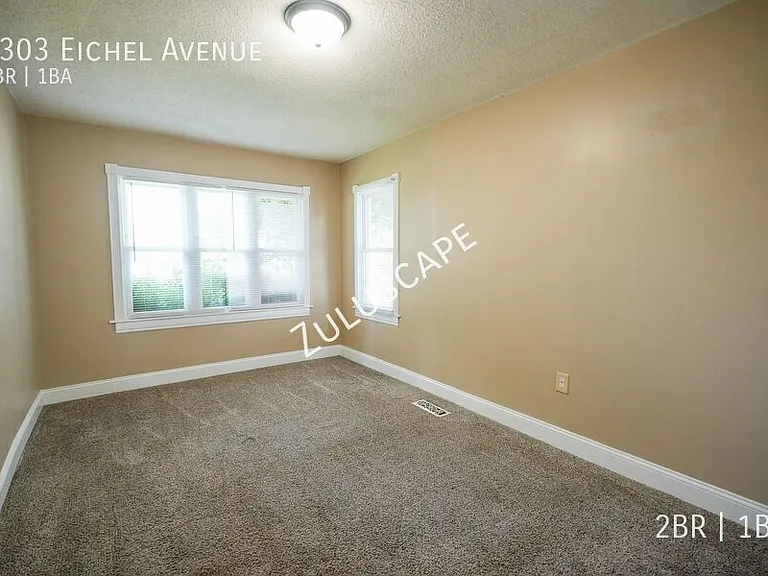 1303 E Eichel Ave — Photo 8