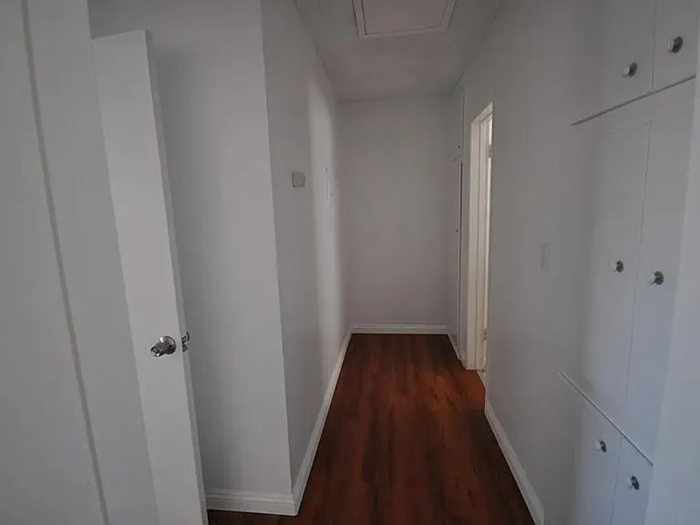 327 E Navilla Pl #J — Photo 5