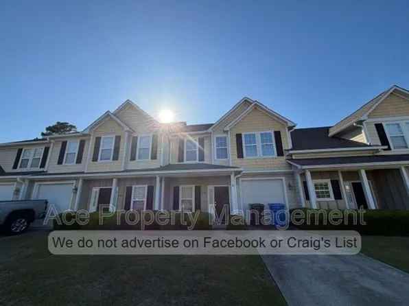 3058 Candlelight Dr, Fayetteville, NC 28311