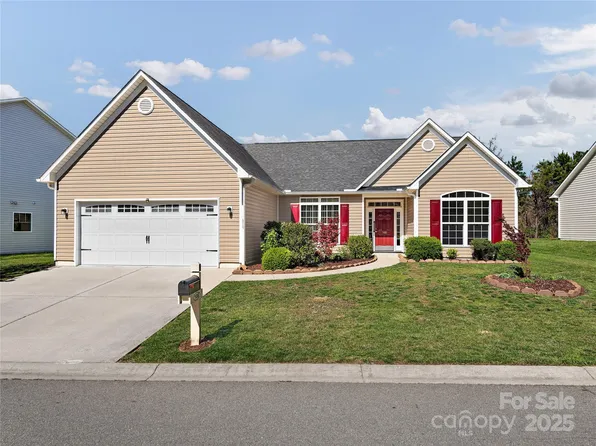 108 River Walk Dr, Asheville, NC 28804