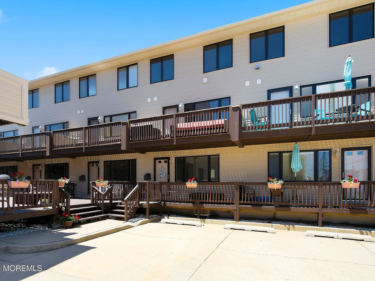 3 bed, 2.5 bath, $2,495 — Photo 3