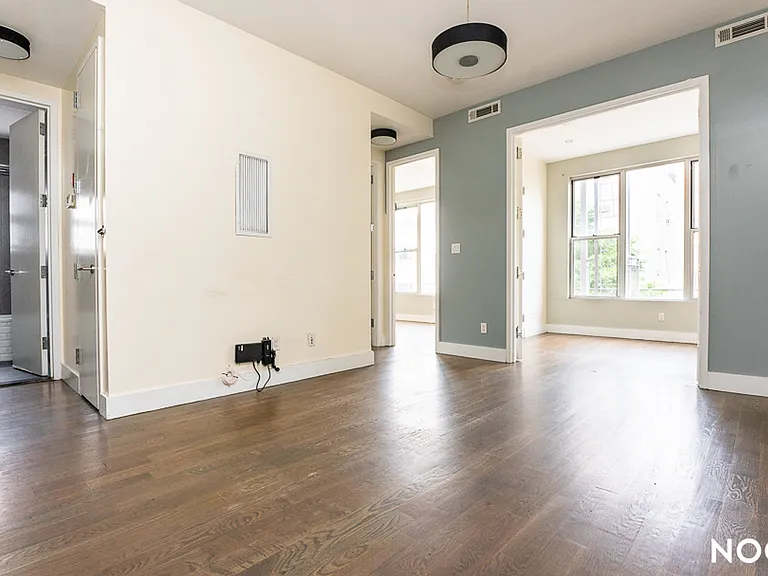 18 Dodworth St #2A — Photo 2