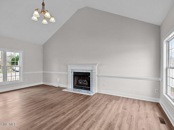 5th image of 623 Edenbrook Drive