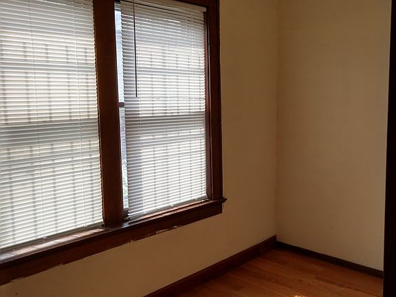 3rd image of 532 E Townsend St #2
