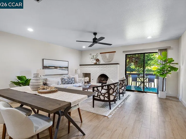 Vineyard Cir — Photo 2