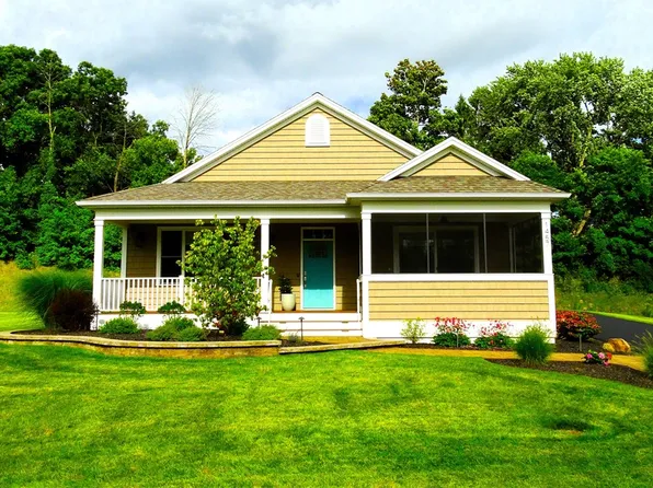 1457 Whitney Rd E, Fairport, NY 14450