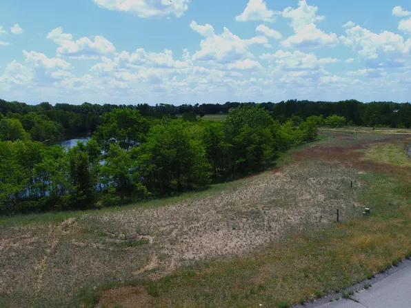 38 Tiffany Dr, Edwardsburg, MI 49112