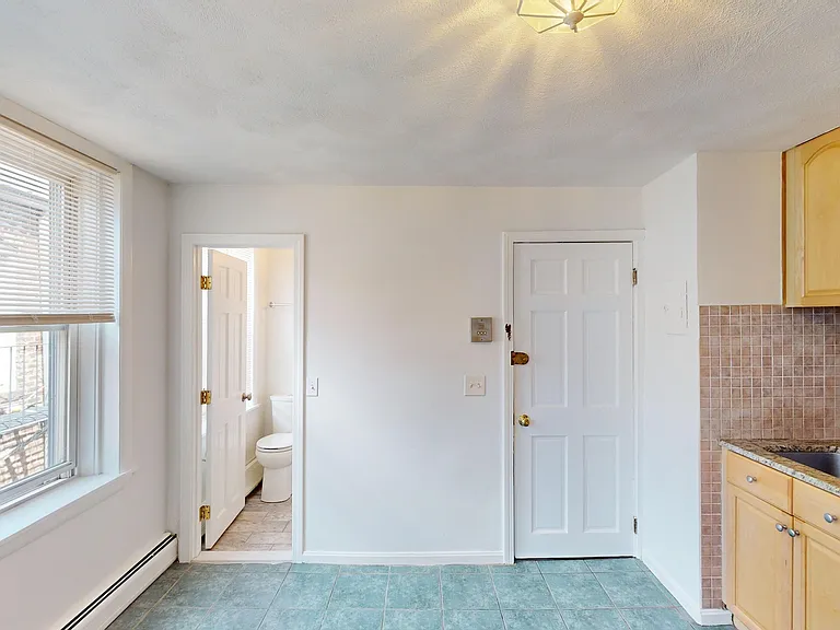 34 Charter St #5A — Photo 9