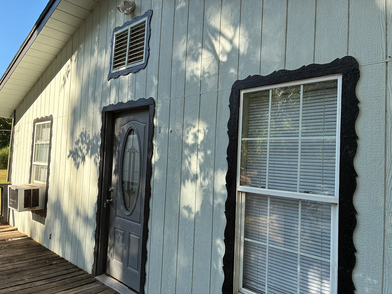 3 bed, $1,100 — Photo 1