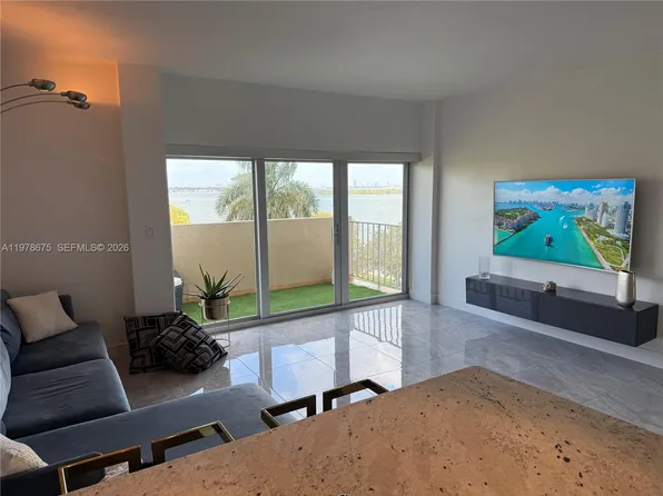 880 NE 69th St APT 5Q, Miami, FL 33138