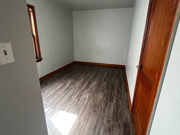 5th image of 4901 S Packard Ave APT 4