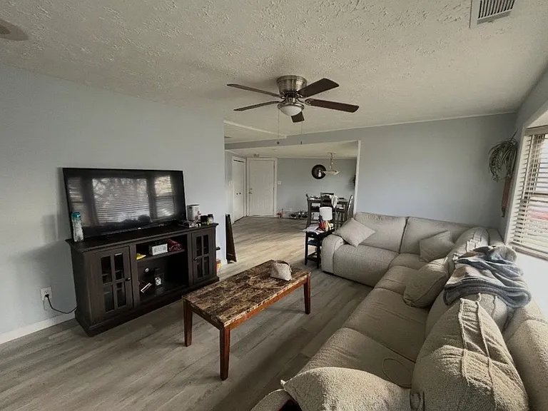 4 Rockland Dr — Photo 4