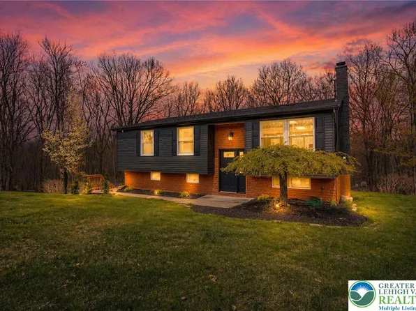 60 Woodside Dr, Freeland, PA 18224