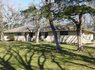 3009 Five Oaks Ln, Brenham, TX 77833