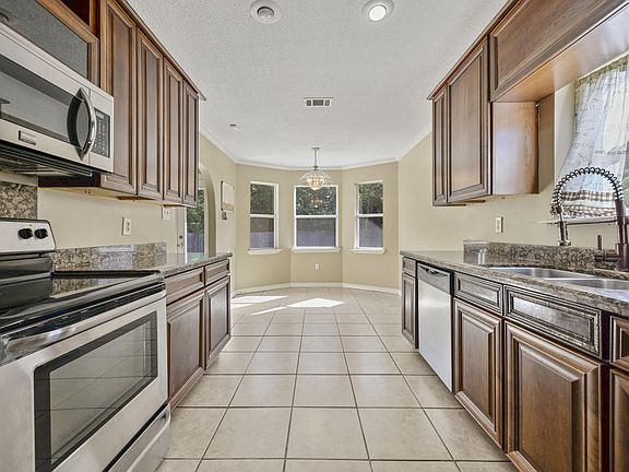 5th image of 12468 Red Fox Dr