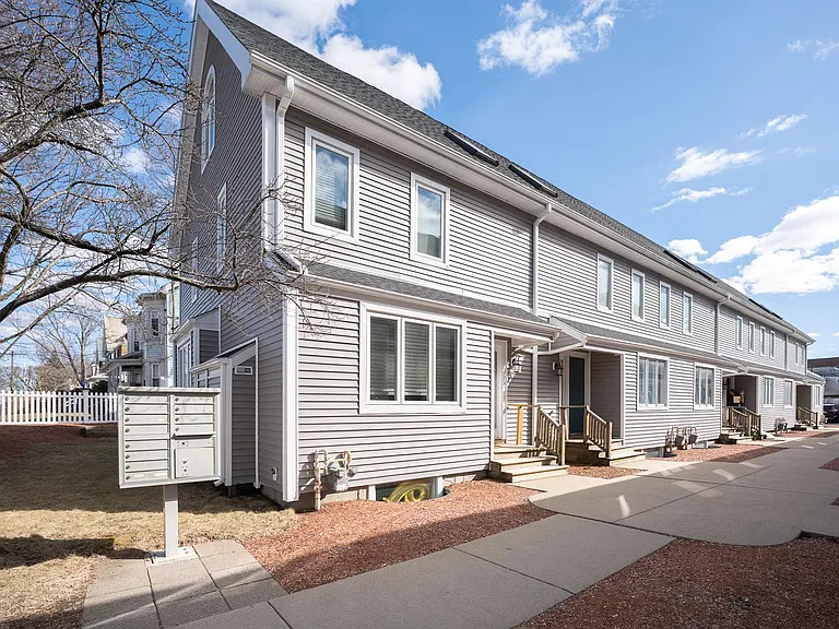 3 Raymond St #3D — Photo 2