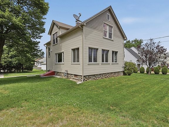 3rd image of 4 Drummond Ave
