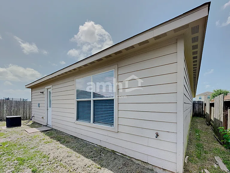 4615 Snowdrop Ct — Photo 17