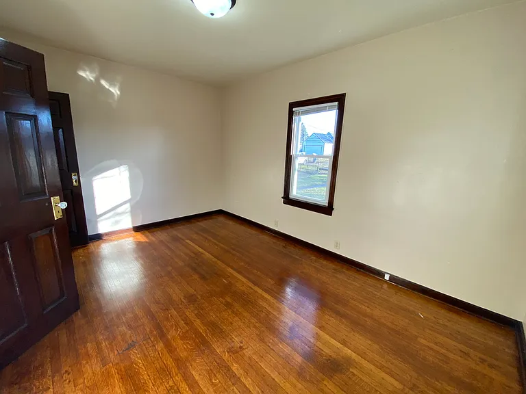 1203 Evison St — Photo 9
