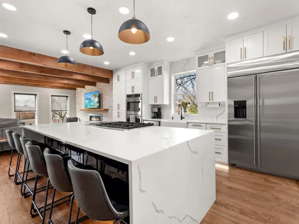6401 Meadow Hills St NE, Albuquerque, NM 87111