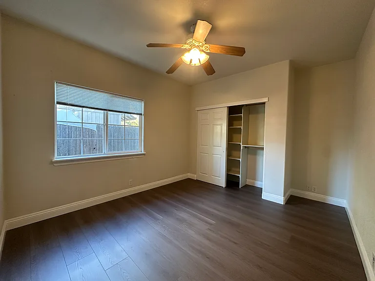 844B Shearer St — Photo 17