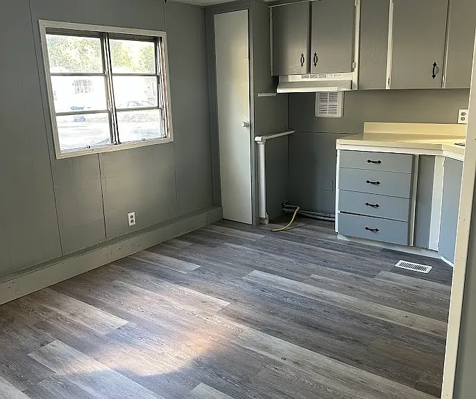 3625 S Douglas Ave #8 — Photo 2