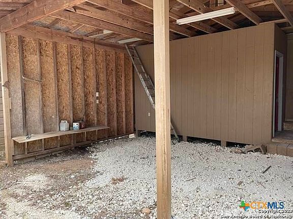 3rd image of 125 Pecan Dr