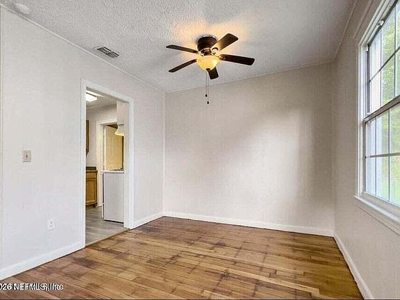 3rd image of 884 DETROIT Street