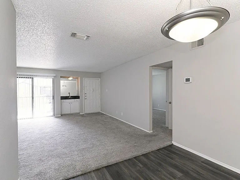 City Summit Apartments — Photo 89
