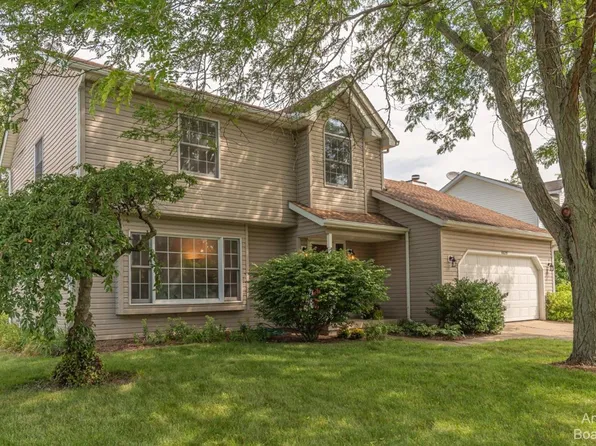 6626 Sauk Trl, Saline, MI 48176